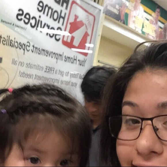 Meet your Posher, Leslie - Picture 1 of 1